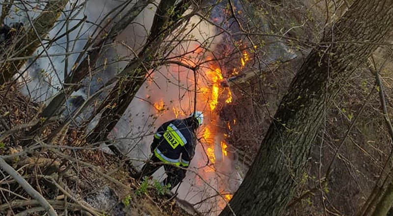 Pożar „dzikiego” wysypiska śmieci w Zagorzycach.