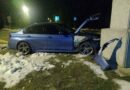 W wyniku kolizji samochód uderzył w Pomnik Grunwaldzki w Kozodrzy
