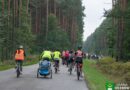 Jechali na rowerach szlakami po gminie Ostrów