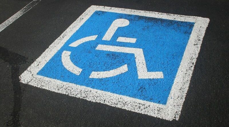 Dostępna przestrzeń publiczna – miejsca parkingowe dla osób z niepełnosprawnościami