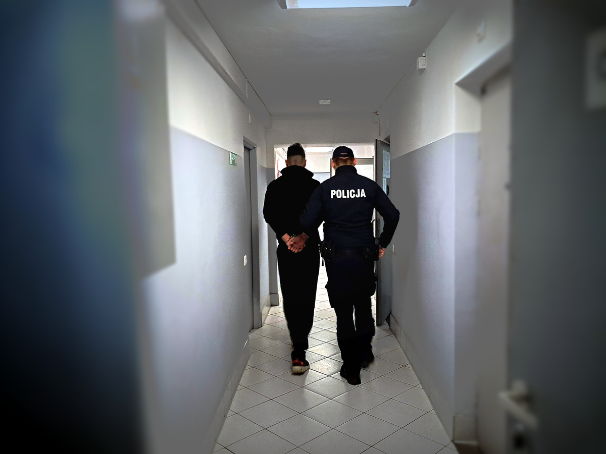 Okradli seniorkę z Sędziszowa Małopolskiego ,,na wnuczka” – złapani na gorącym uczynku