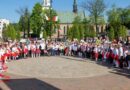 Radosne świętowanie Dnia Flagi w Ropczycach – patriotyzm w biało-czerwonych barwach