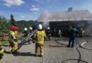 Pożar budynku gospodarczego i samochodu