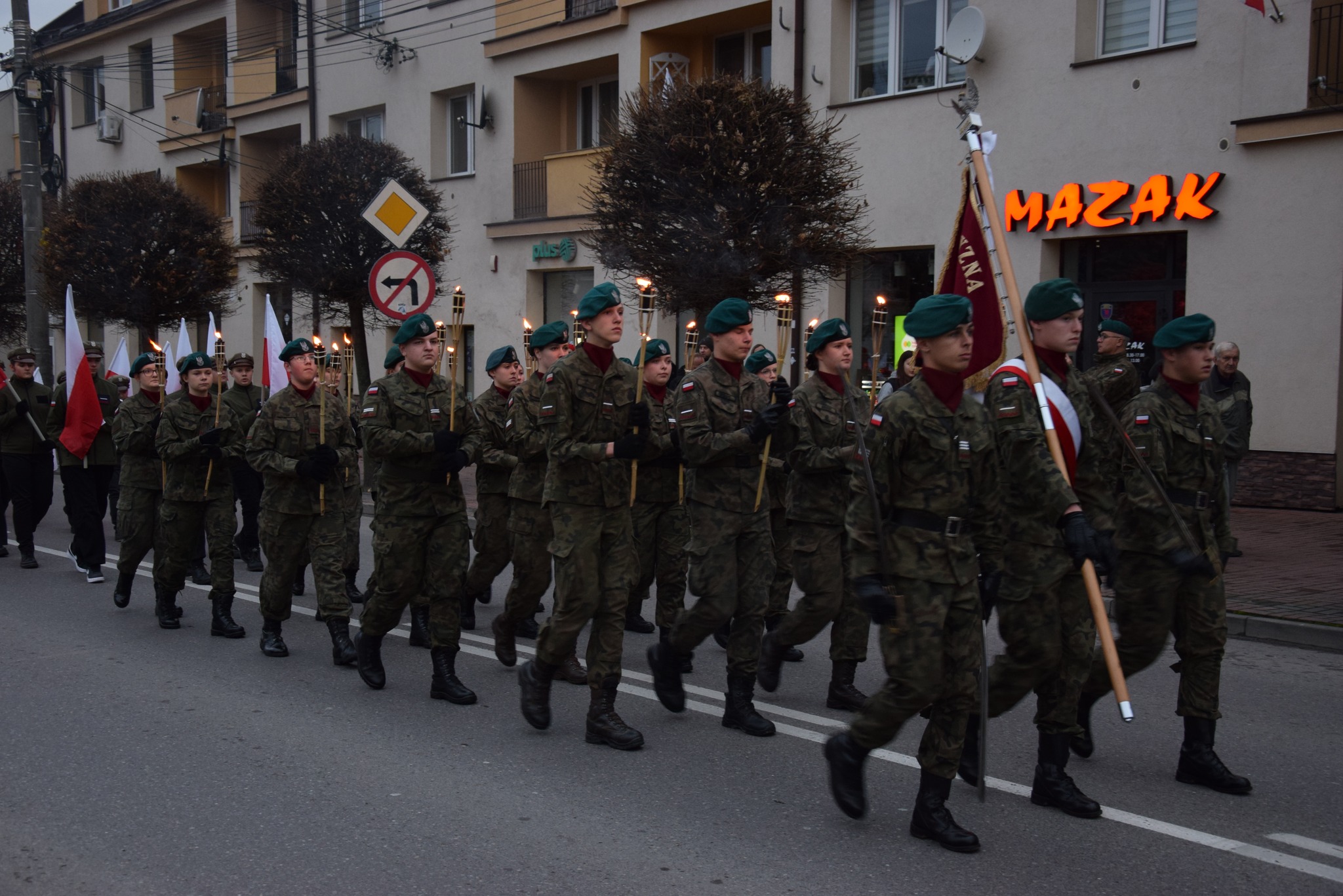 Biało-czerwono w całym powiecie – mieszkańcy świętowali Dzień Niepodległości