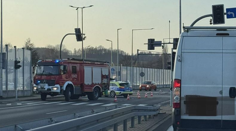 Zdarzenie drogowe na skrzyżowaniu w Ropczycach