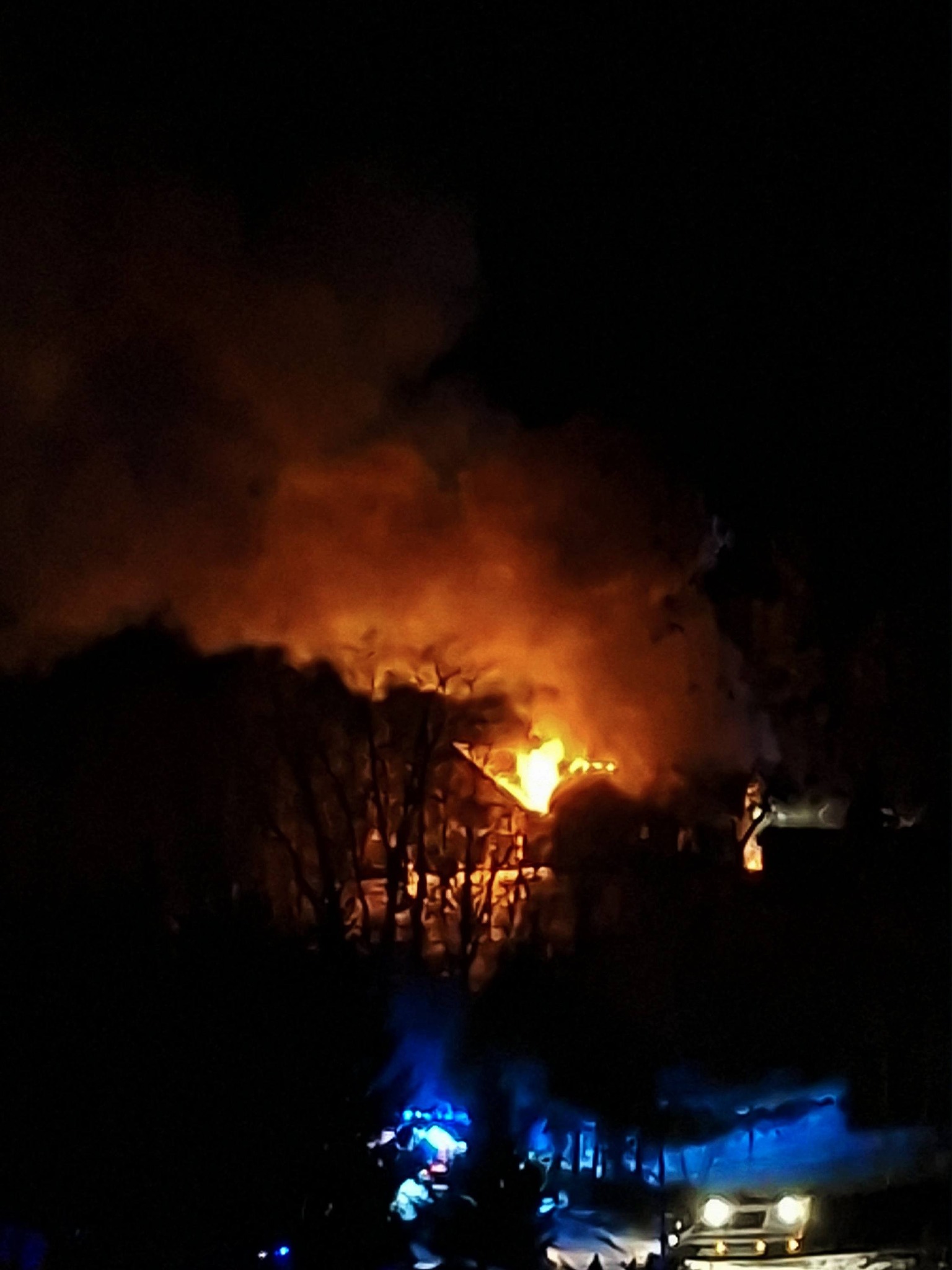 Nocna akcja strażaków – pożar domu