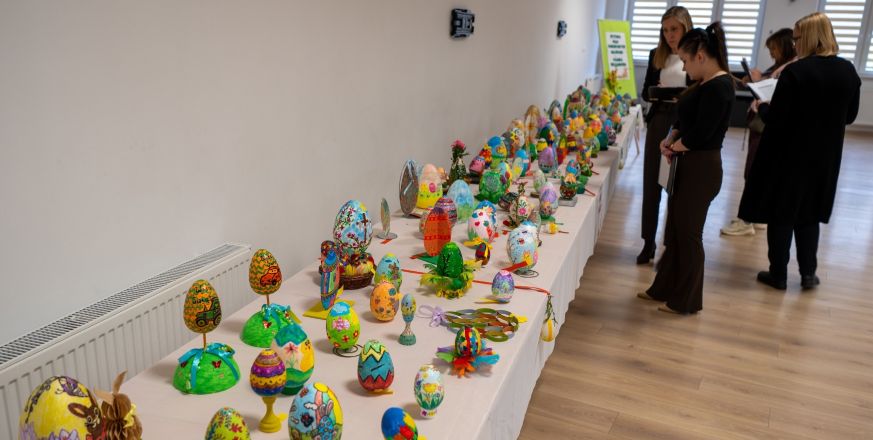 Kolorowe pisanki zachwyciły jury – konkurs w Gminie Ostrów rozstrzygnięty