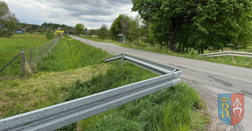 Podpisano umowę na budowę chodnika w Iwierzycach